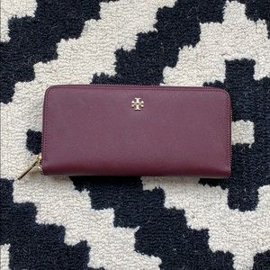 Tory Burch York passport Continental Wallet